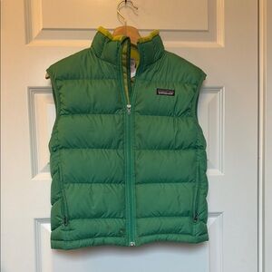 Patagonia Kids or Women’s XS Green Puffer Vest